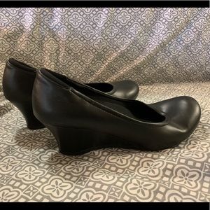 Predictions Comfort Sole Low Heel Wedge Pump Heel